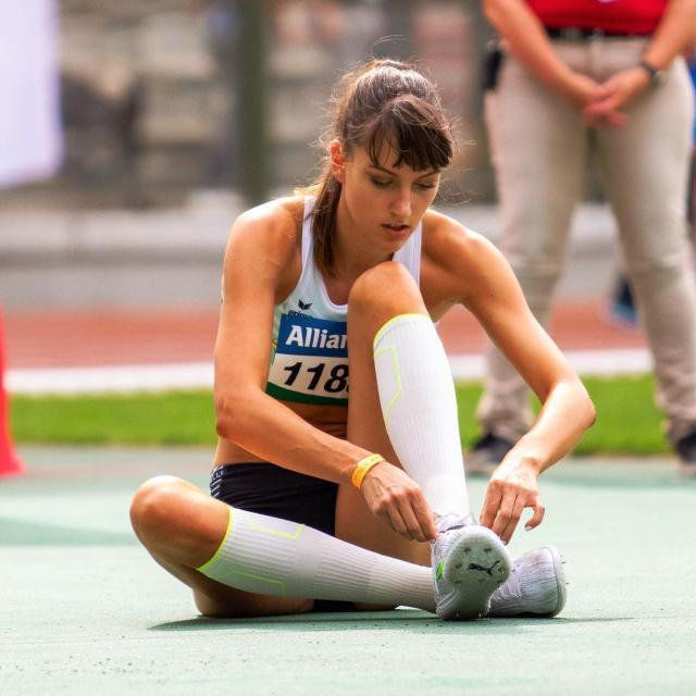 九游体育入口-跳高赛场颜值内卷，以后长得不好看都不敢跳高了…